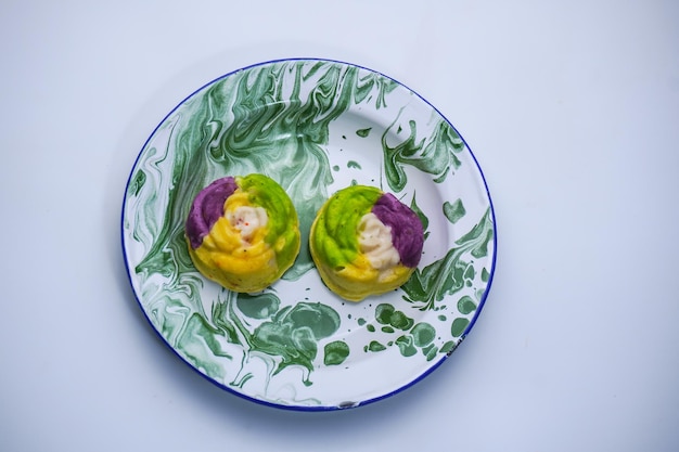 Talż pełen kolorowych potraw